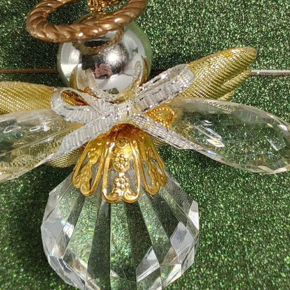 Unbranded glass crystal